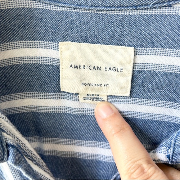 American Eagle women’s striped blue soft button down long sleeved shirt - Picture 3 of 9